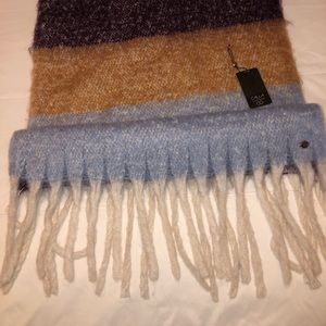 CALIA by Carrie Underwood Woven Bounce Scarf